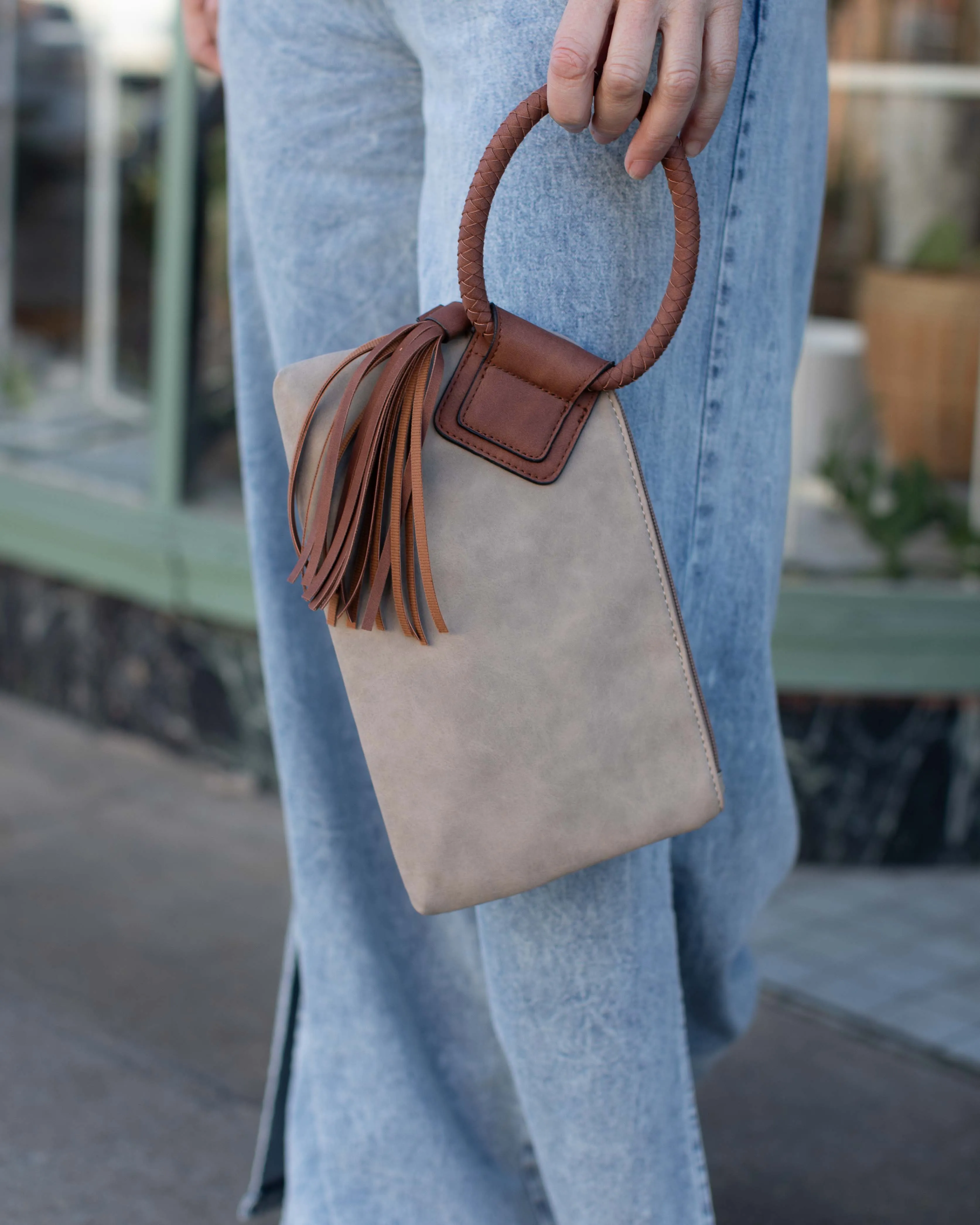 CALLIE JO WRISTLET CLUTCH