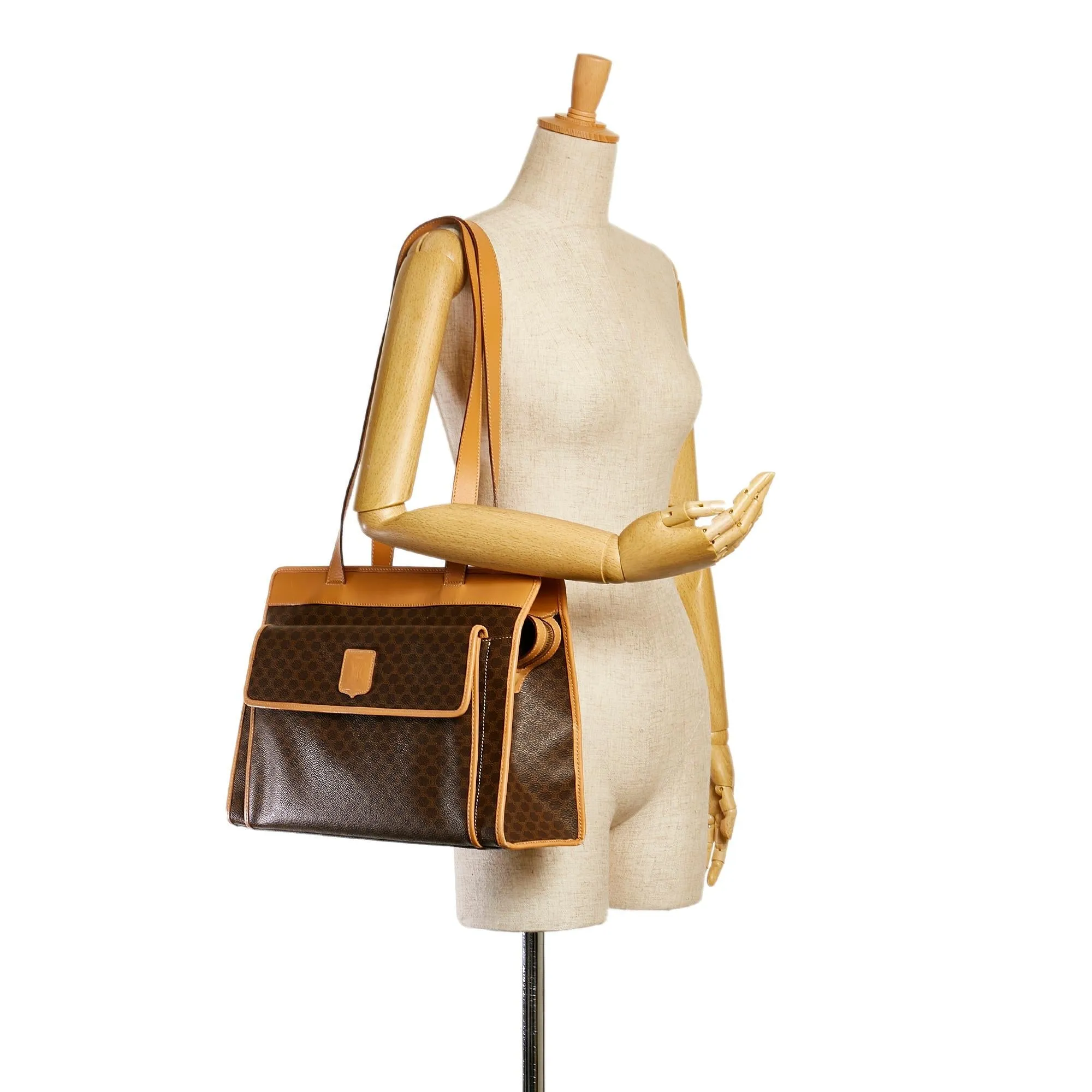 Celine Macadam Shoulder Bag (SHG-34899)