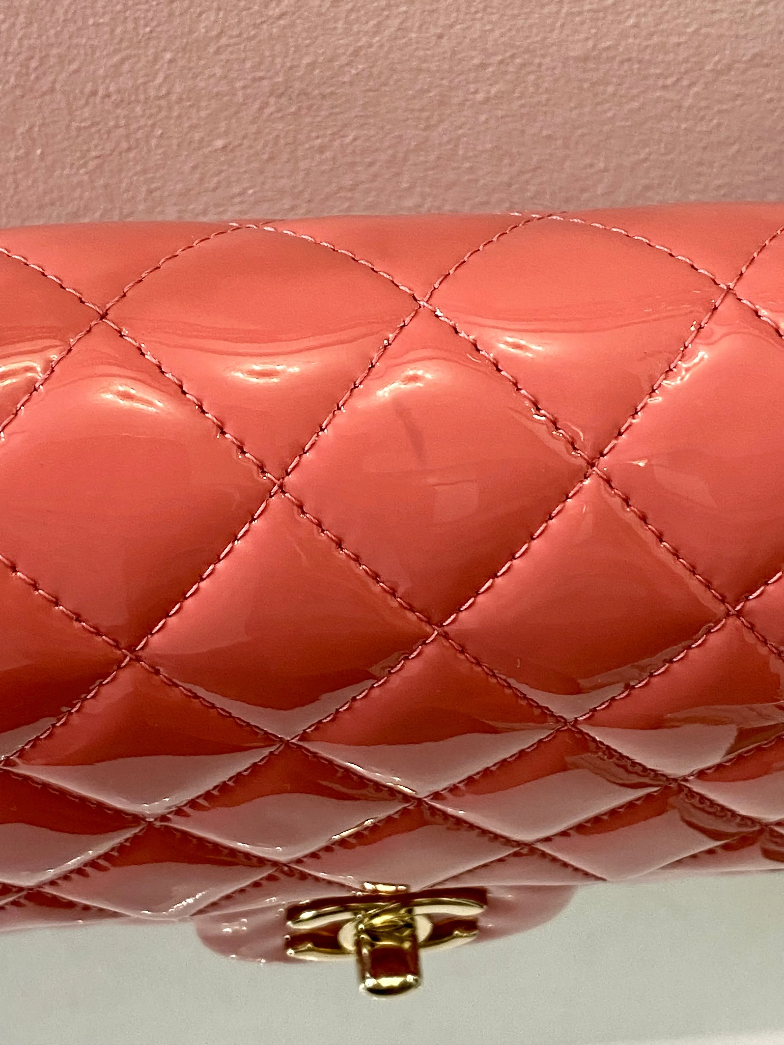 CHANEL CLASSIC MEDIUM DOUBLE FLAP SHOULDER BAG