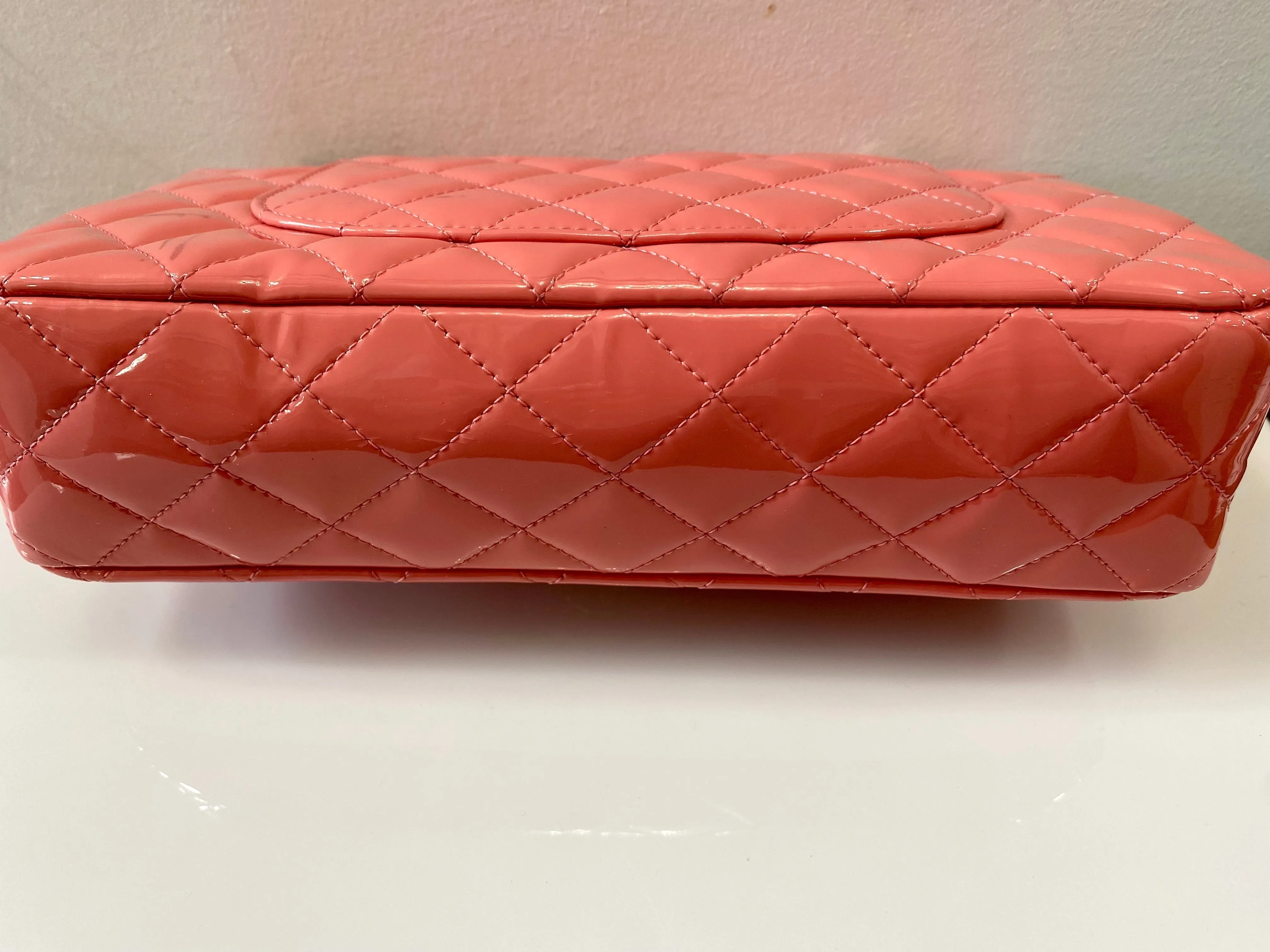 CHANEL CLASSIC MEDIUM DOUBLE FLAP SHOULDER BAG