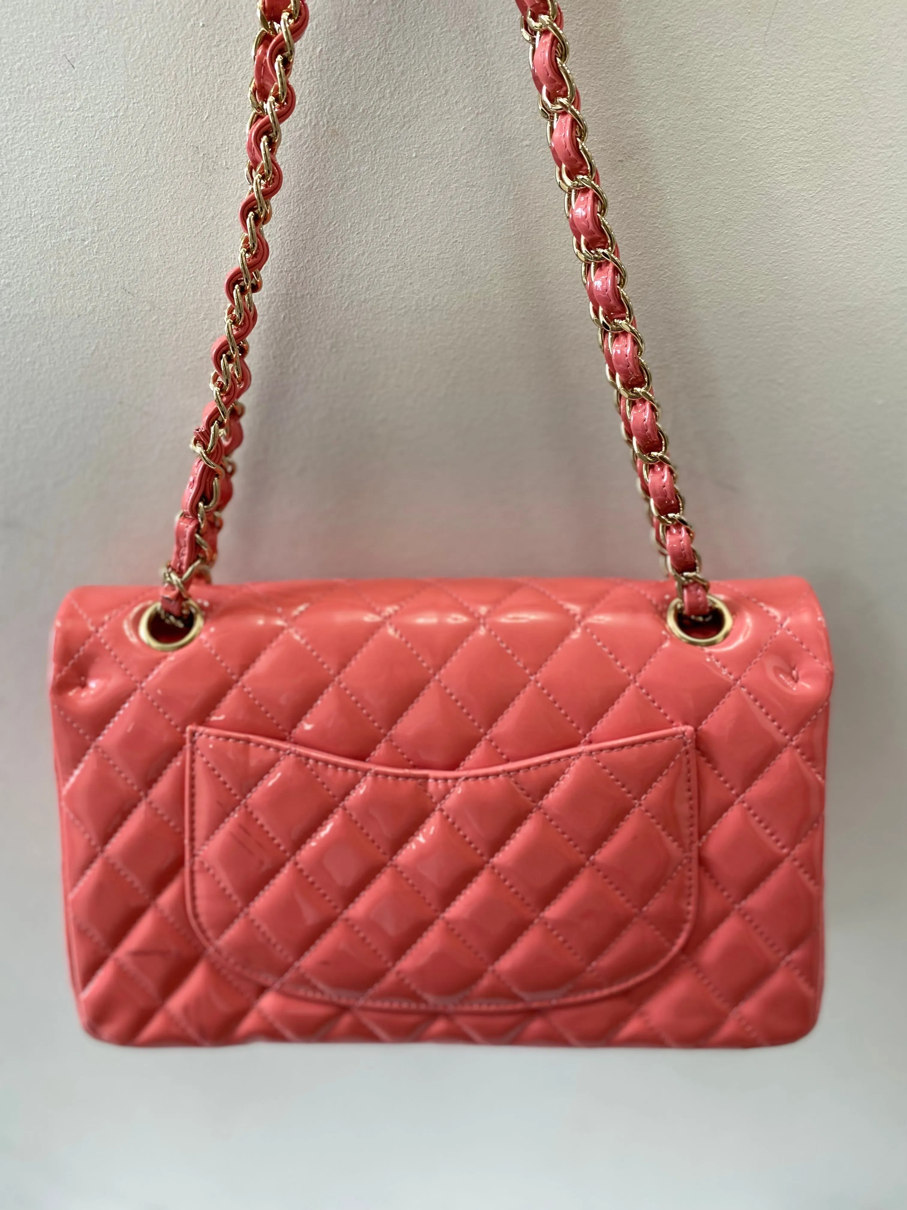 CHANEL CLASSIC MEDIUM DOUBLE FLAP SHOULDER BAG