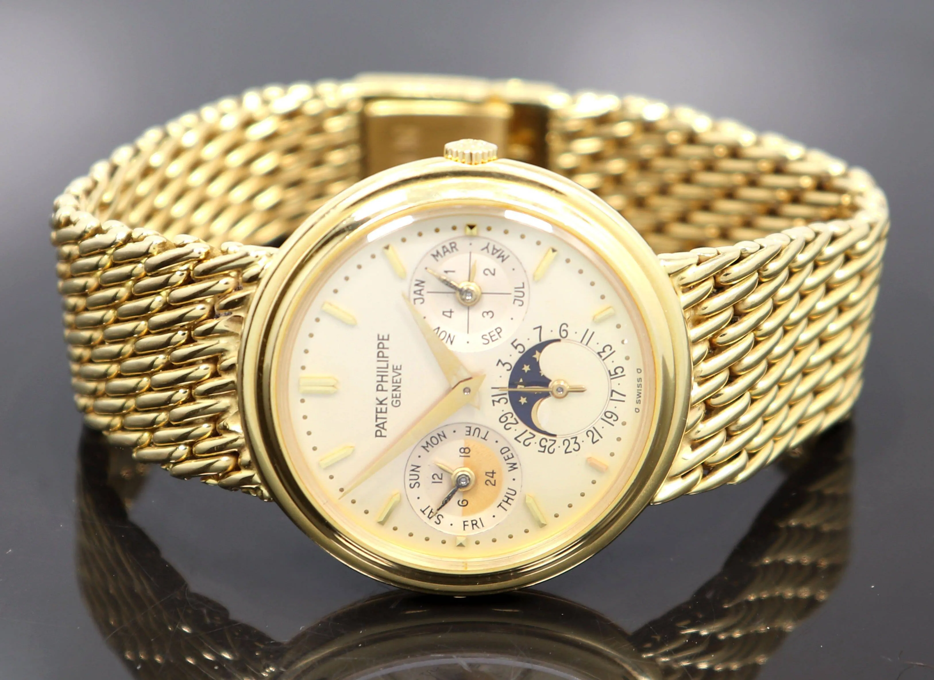Patek Philippe Perpetual Calendar 3945/1J Vintage 18K Yellow Gold Silver Dial Automatic
