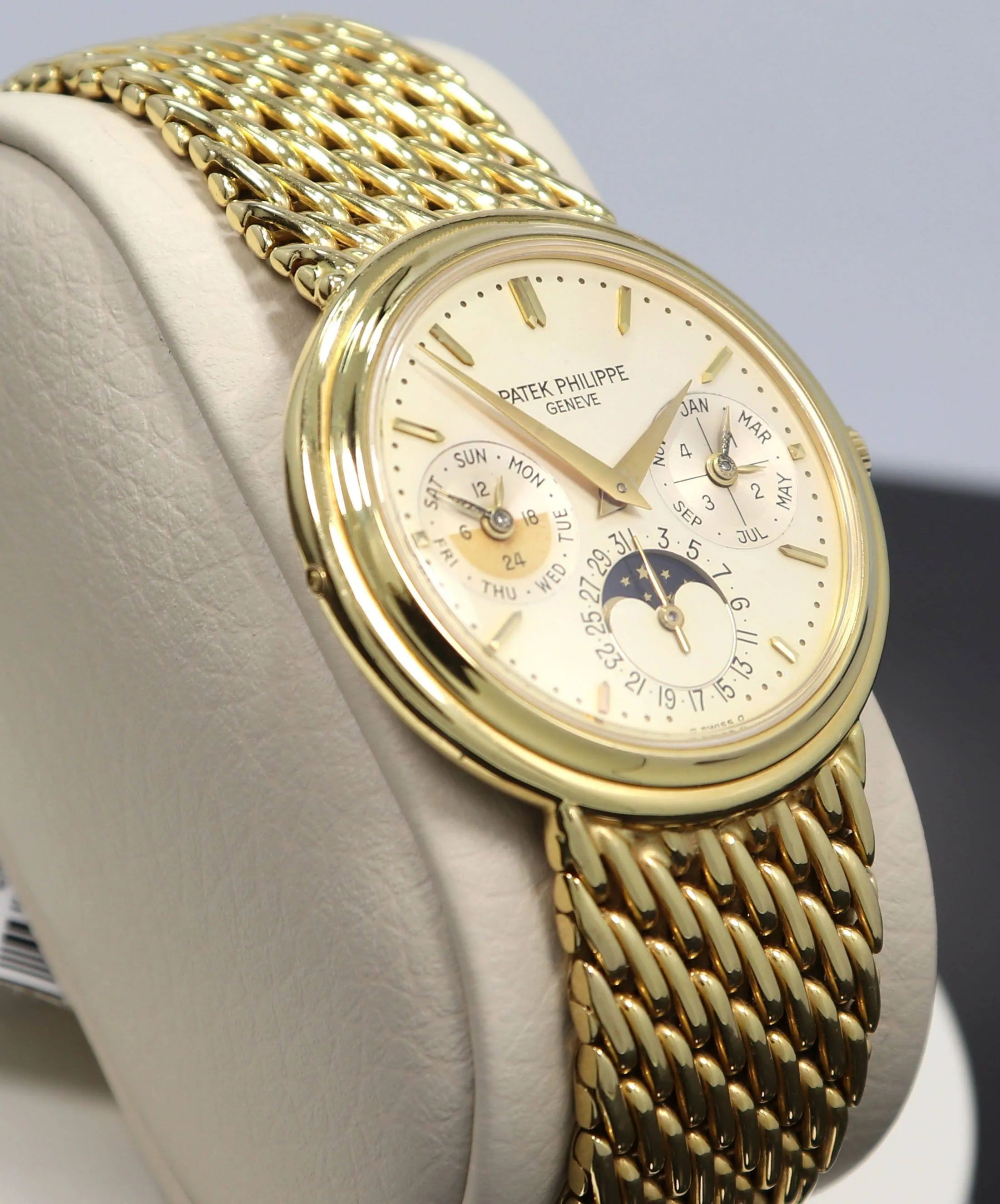 Patek Philippe Perpetual Calendar 3945/1J Vintage 18K Yellow Gold Silver Dial Automatic