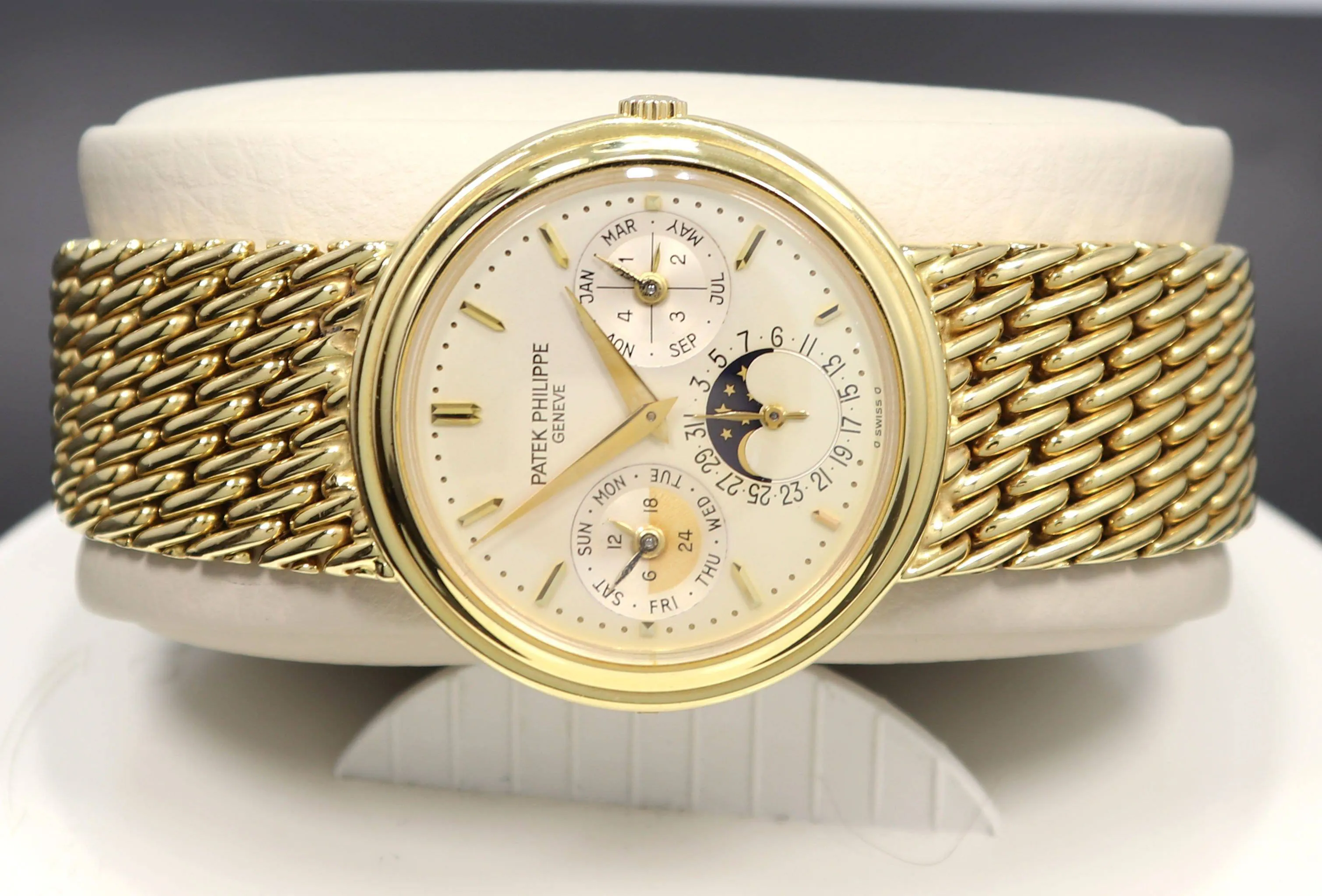 Patek Philippe Perpetual Calendar 3945/1J Vintage 18K Yellow Gold Silver Dial Automatic