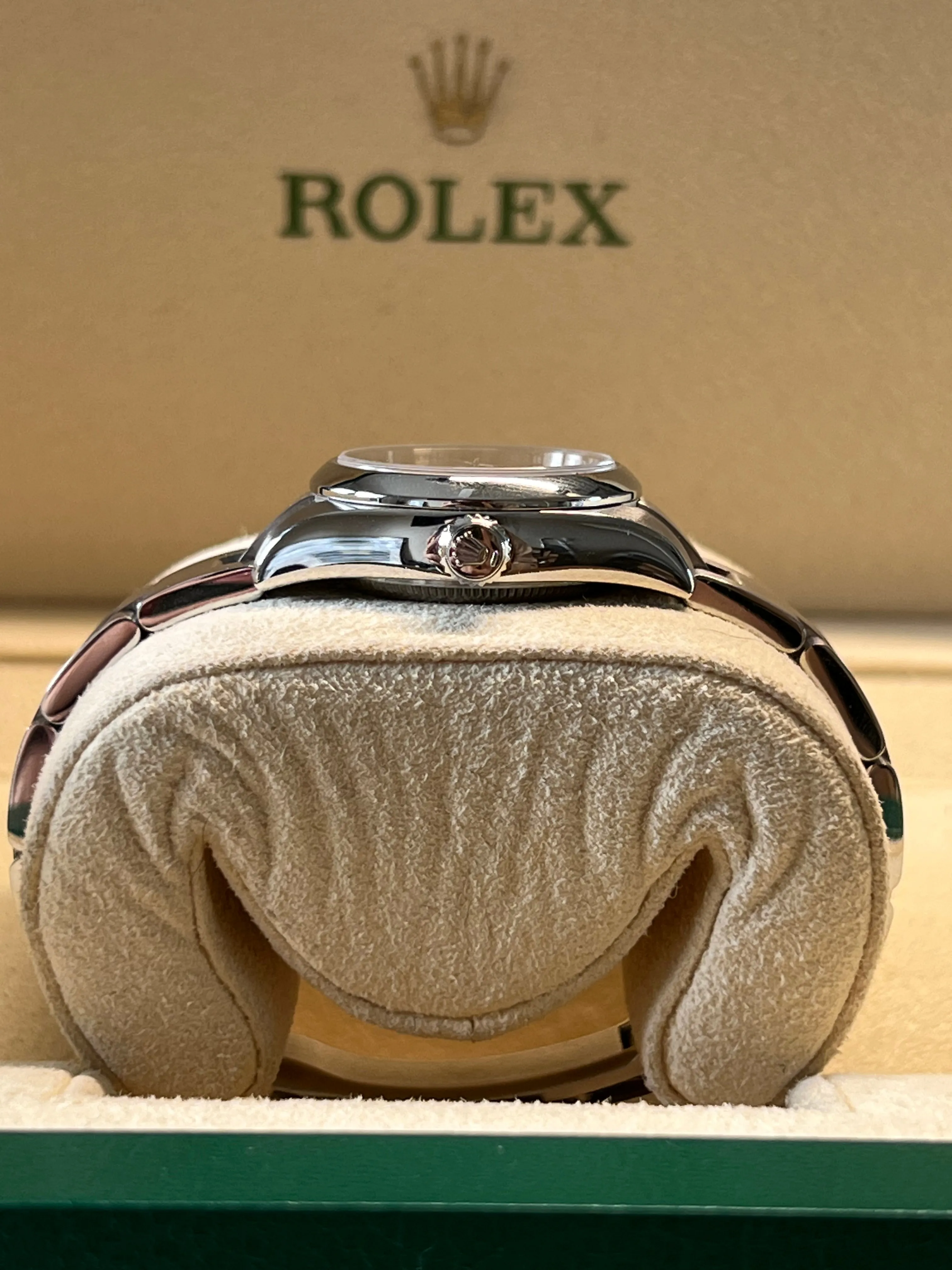 Rolex - Pre-owned Oyster Perpetual 26mm Silver Dial 176200