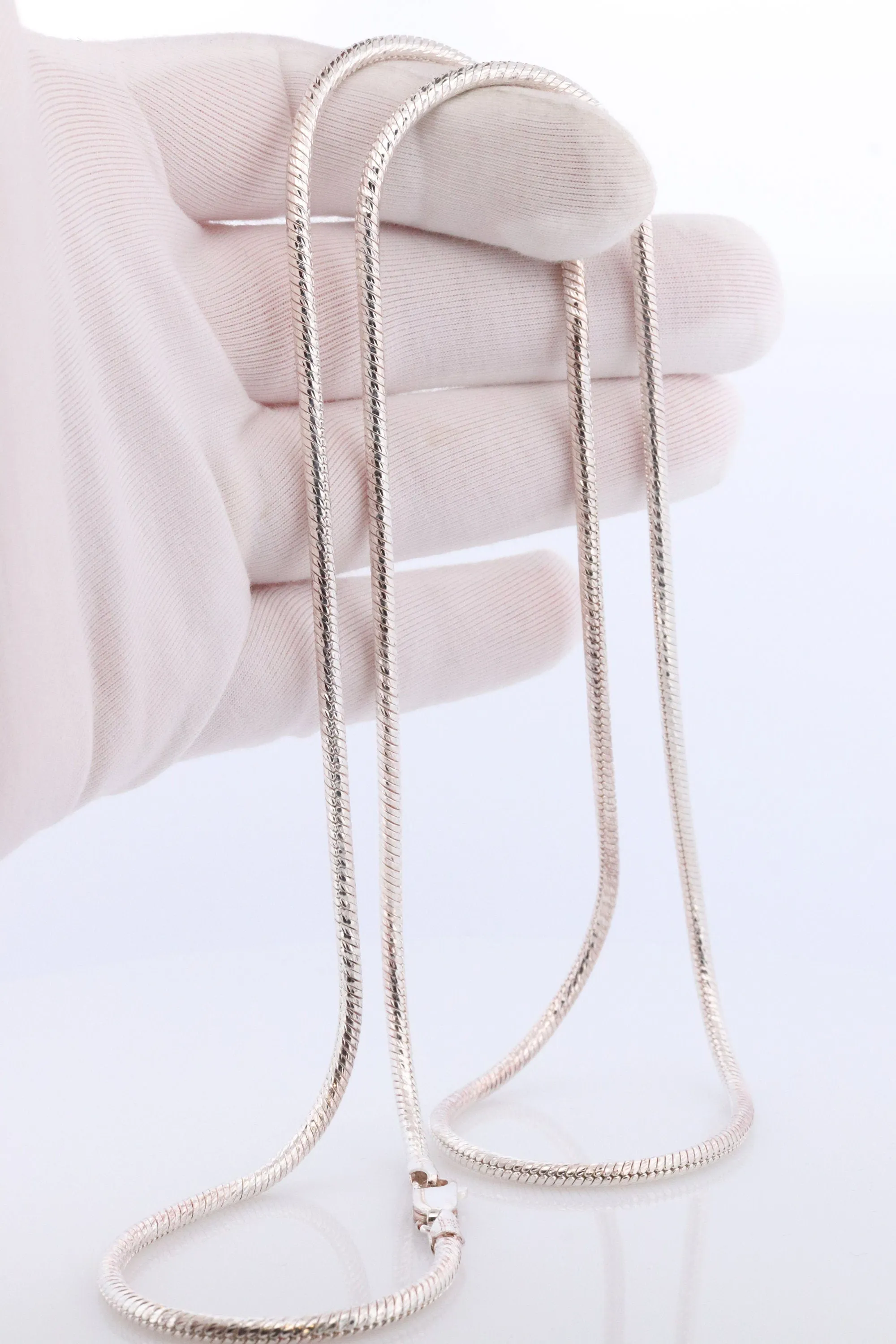Sterling Silver Omega Snake Necklace. 925 Round Omega Snake Chain Heavy 45g 3mm width and 32in length