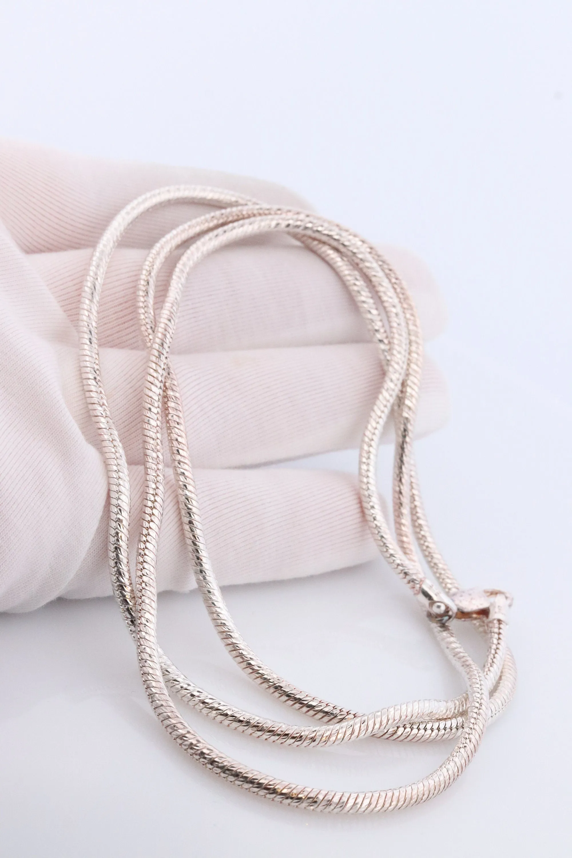 Sterling Silver Omega Snake Necklace. 925 Round Omega Snake Chain Heavy 45g 3mm width and 32in length