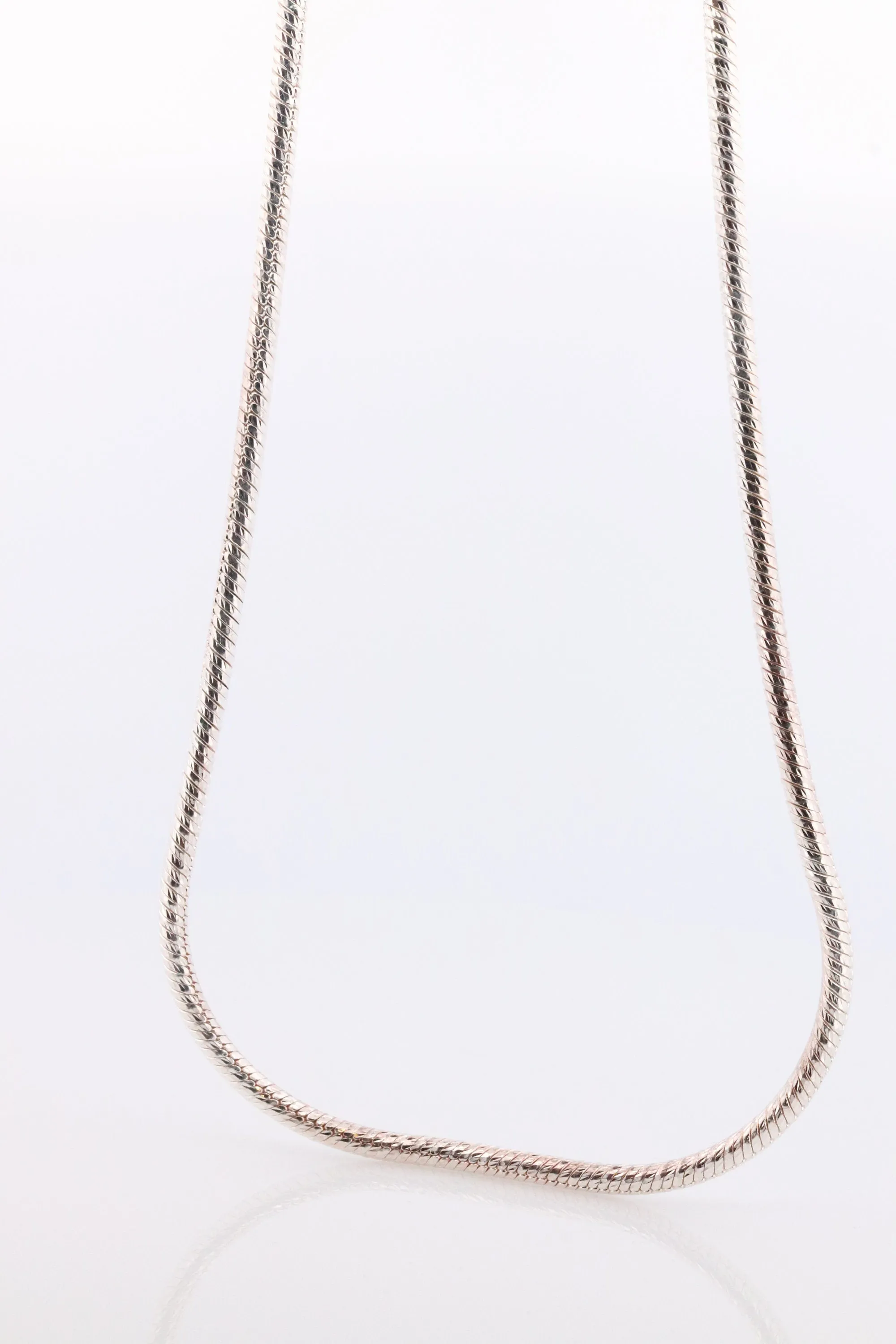 Sterling Silver Omega Snake Necklace. 925 Round Omega Snake Chain Heavy 45g 3mm width and 32in length